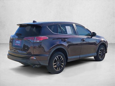 Used 2018 Toyota RAV4 LE image 5