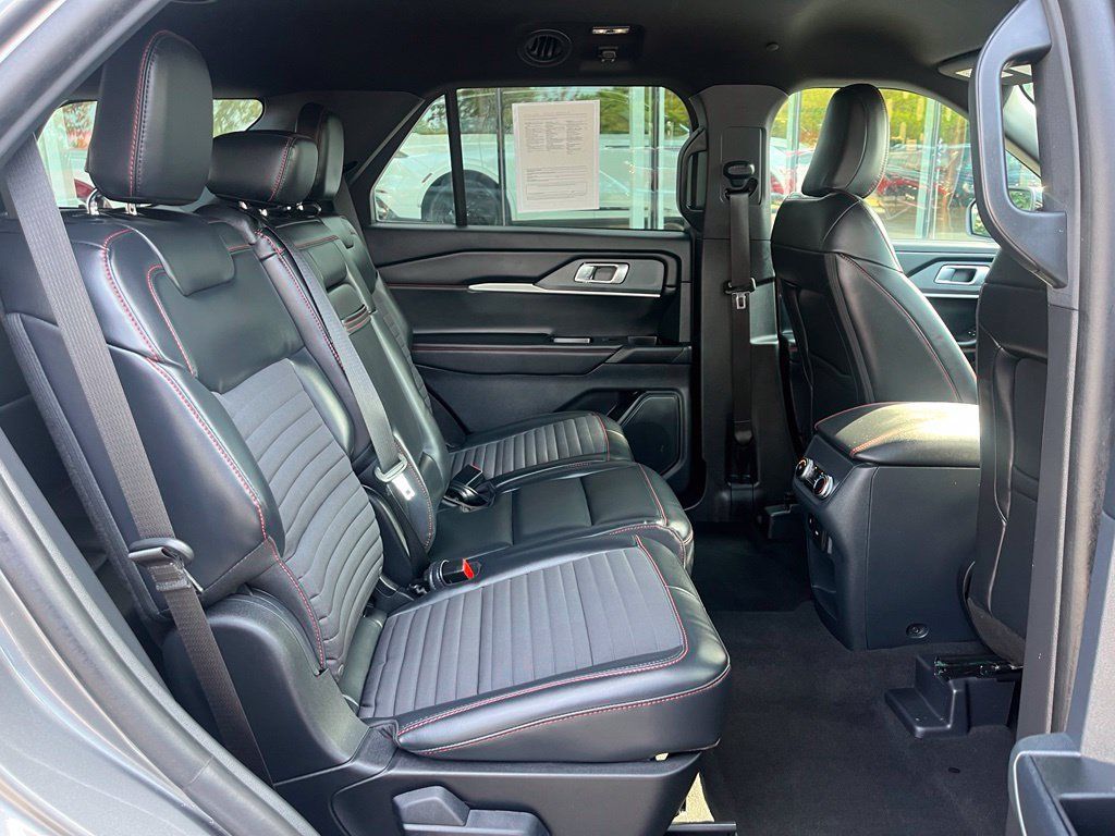 Certified 2025 Ford Explorer ST-Line w/ ST-Line Street Pack AWD/4WD image 21