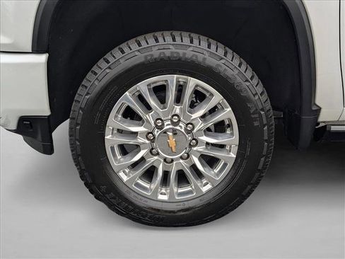 Used 2023 Chevrolet Silverado 2500 High Country w/ Z71 Off-Road Package image 26