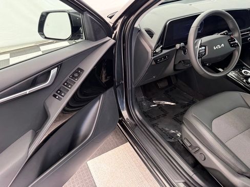 Used 2025 Kia Niro Wind FWD image 30