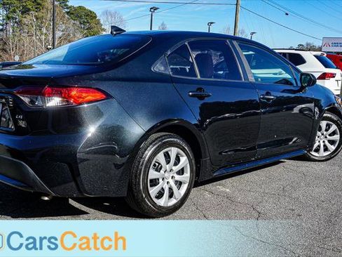 Used 2021 Toyota Corolla LE image 4