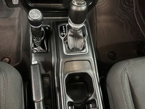 Used 2022 Jeep Wrangler Unlimited Willys image 20