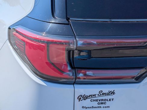 New 2026 GMC Acadia Elevation image 10