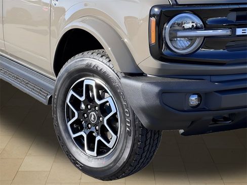 New 2025 Ford Bronco Outer Banks image 45