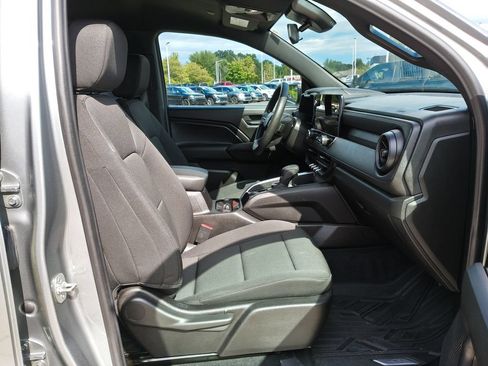 Used 2025 Chevrolet Colorado Trail Boss AWD/4WD image 19