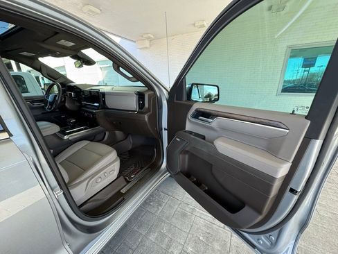 Used 2025 Chevrolet Silverado 1500 LTZ w/ LTZ Premium Package image 15