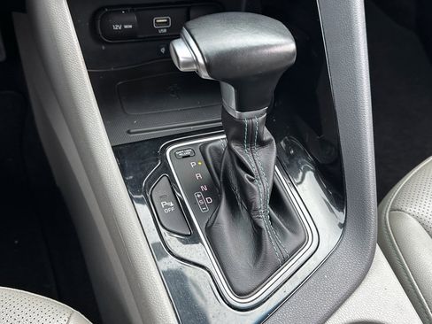 Used 2020 Kia Niro EX Premium image 20