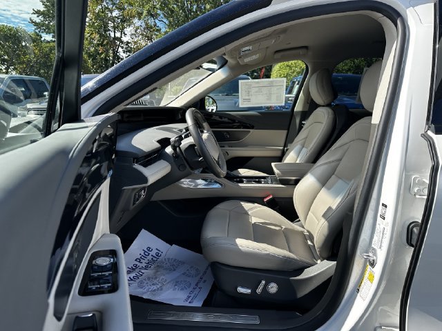 Certified 2024 Lincoln Nautilus Premier AWD/4WD image 19