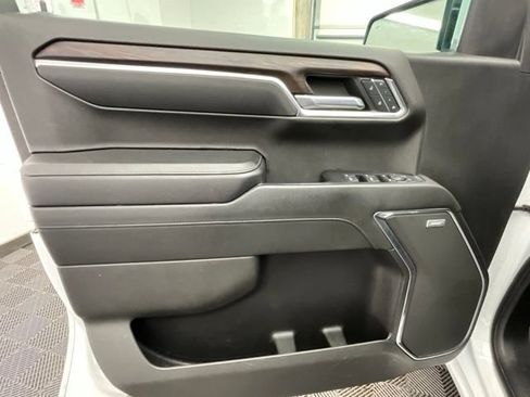 Used 2022 GMC Sierra 1500 SLT w/ SLT Convenience Package AWD/4WD image 12