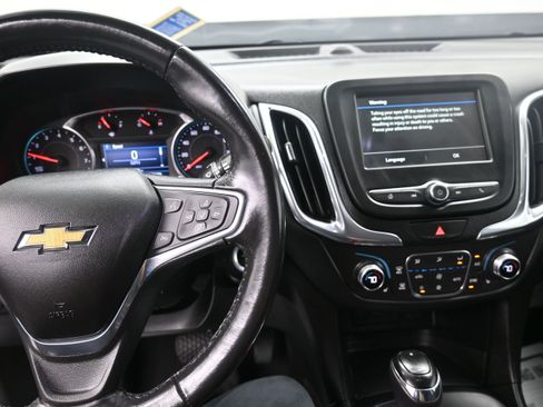 Used 2019 Chevrolet Equinox LT FWD image 16