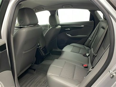 Used 2015 Chevrolet Impala LT image 28