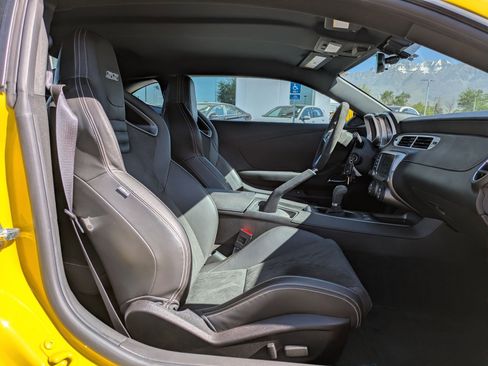 Used 2015 Chevrolet Camaro SS w/ SS Performance Package RWD image 29
