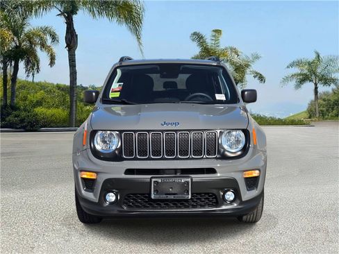 Certified 2022 Jeep Renegade Latitude image 3