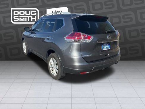 Used 2015 Nissan Rogue SV w/ SV Family Package image 3
