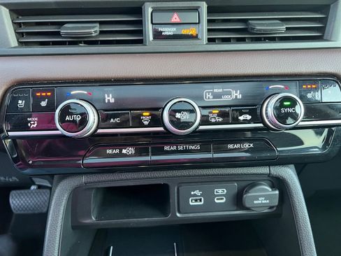 Used 2024 Honda Pilot Elite image 18