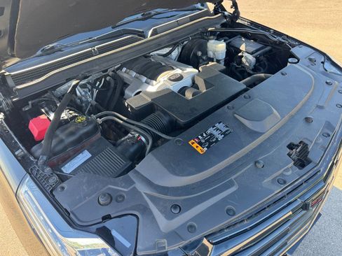 Used 2017 Cadillac Escalade Platinum AWD/4WD image 27