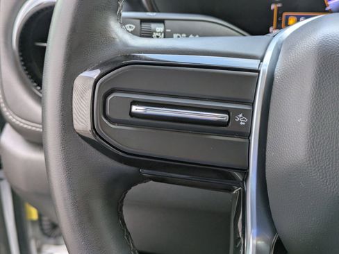 Used 2023 Chevrolet Colorado LT image 17