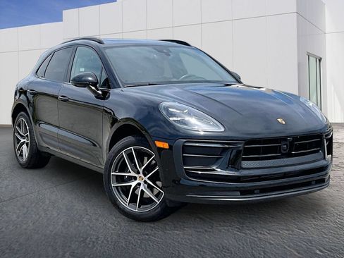 Certified 2026 Porsche Macan AWD/4WD image 9