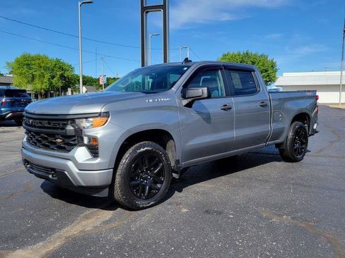 Used 2023 Chevrolet Silverado 1500 Custom AWD/4WD image 4