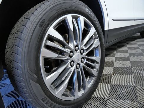Used 2019 Cadillac XT5 Premium Luxury AWD/4WD image 8