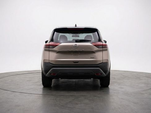 Used 2025 Nissan Rogue SV image 7