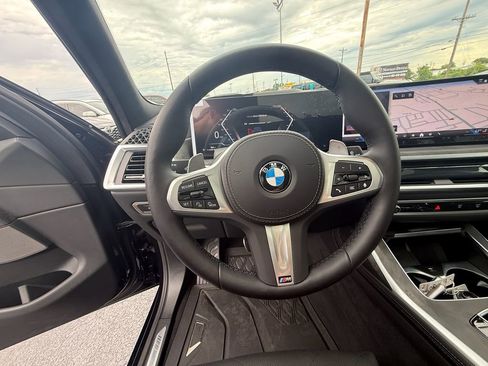 Used 2026 BMW X7 xDrive40i w/ M Sport Package AWD/4WD image 16