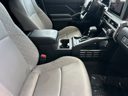 Used 2024 Toyota Tacoma SR5 AWD/4WD image 25