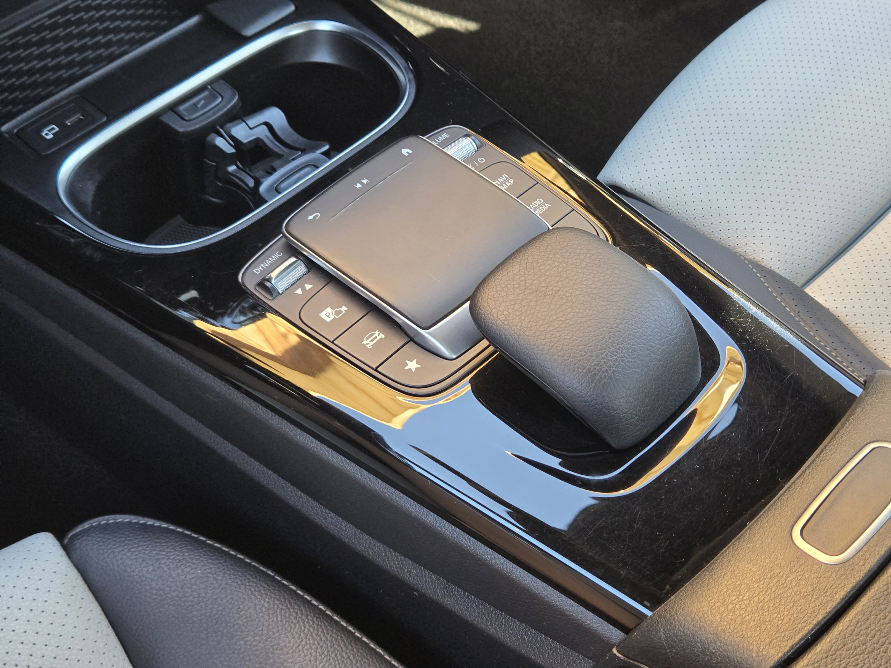 Used 2023 Mercedes-Benz CLA 250 4MATIC image 17
