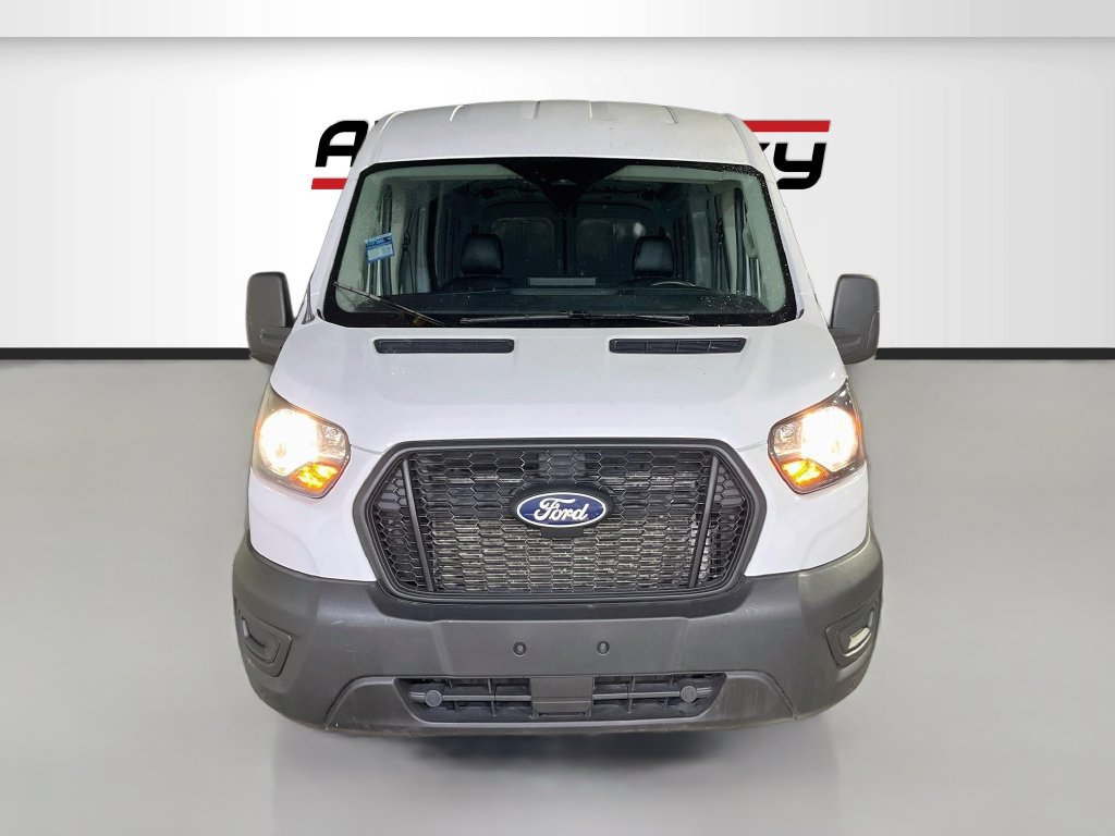 Used 2026 Ford Transit 250 148 Medium Roof RWD image 2