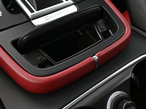 Certified 2023 Porsche Cayenne Coupe AWD/4WD image 24