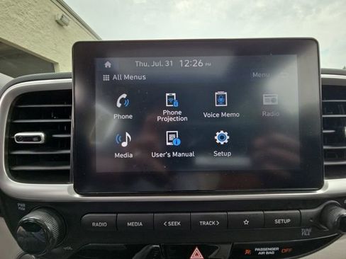 Used 2024 Hyundai Venue SEL image 21
