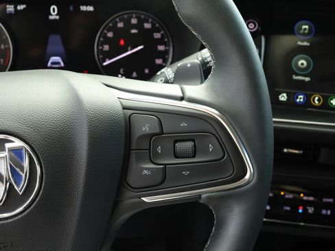 Used 2023 Buick Envision Essence AWD/4WD image 19