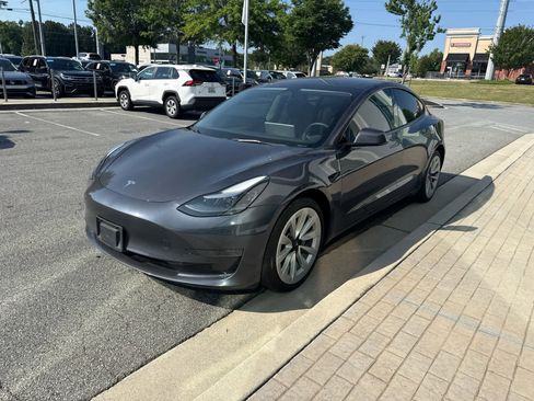 Used 2023 Tesla Model 3 Standard Range RWD image 4