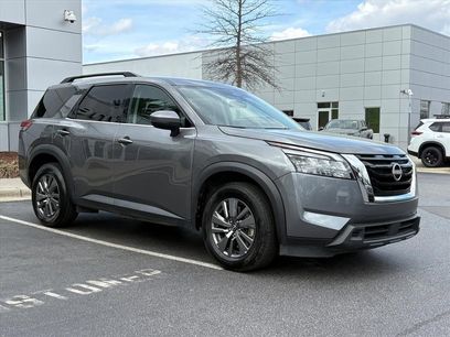 Used 2024 Nissan Pathfinder SV
