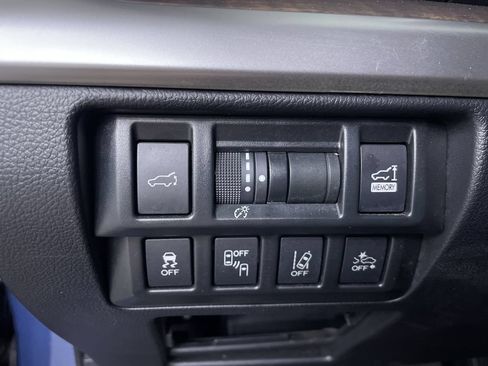 Used 2019 Subaru Outback 2.5i Limited AWD/4WD image 25