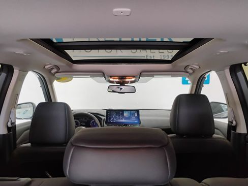 Used 2024 Nissan Rogue Platinum w/ Platinum Premium Package FWD image 13