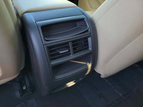 Used 2018 Cadillac XT5 Luxury w/ Driver Awareness Package image 24