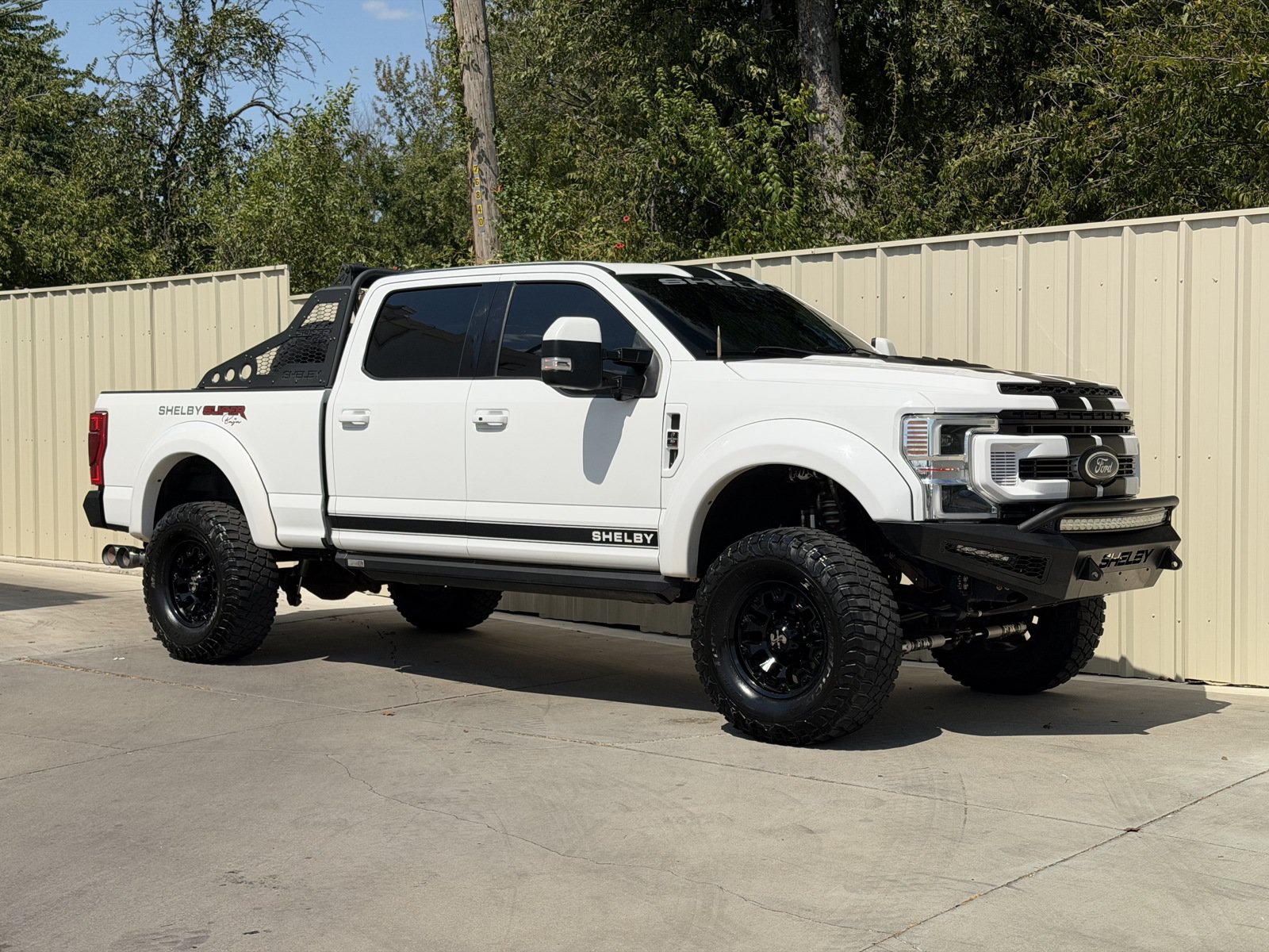 Used 2021 Ford F250 Lariat w/ Lariat Ultimate Package AWD/4WD image 3