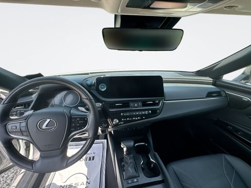 Used 2024 Lexus ES 300h Ultra Luxury w/ Accessory Package (Z2) FWD image 16