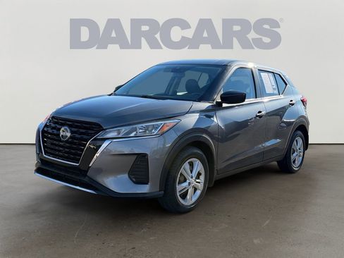 Used 2022 Nissan Kicks S image 3