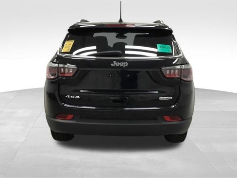 Used 2022 Jeep Compass Latitude w/ Sun and Sound Group AWD/4WD image 32