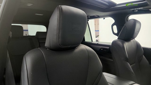 Used 2022 Lexus LX 600 F Sport w/ Accessory Package (Z1) AWD/4WD image 35