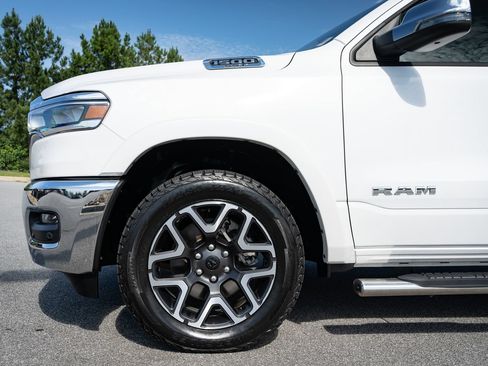 Used 2025 RAM 1500 Laramie AWD/4WD image 4