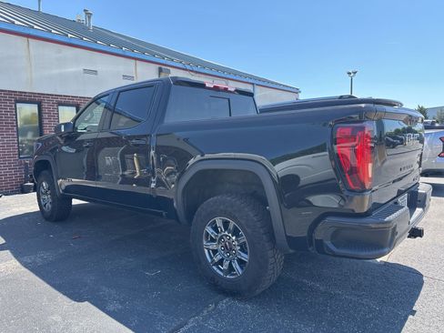 Used 2026 GMC Sierra 1500 AT4X w/ LPO, Black Badging Package AWD/4WD image 4