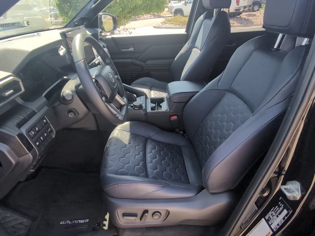 Used 2025 Toyota 4Runner Platinum AWD/4WD image 14