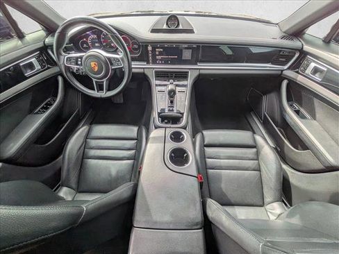 Used 2018 Porsche Panamera image 18