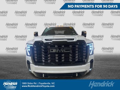 Used 2025 GMC Sierra 2500 Denali Ultimate AWD/4WD image 1