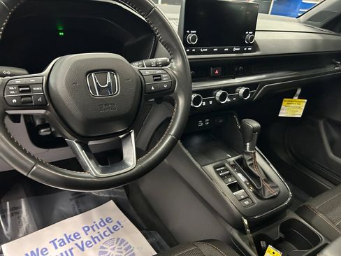Used 2023 Honda CR-V Sport image 11