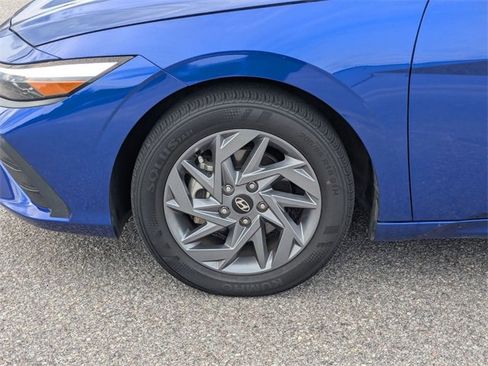 Used 2024 Hyundai Elantra SEL image 10