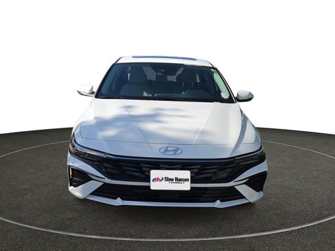 Certified 2025 Hyundai Elantra Limited FWD image 10